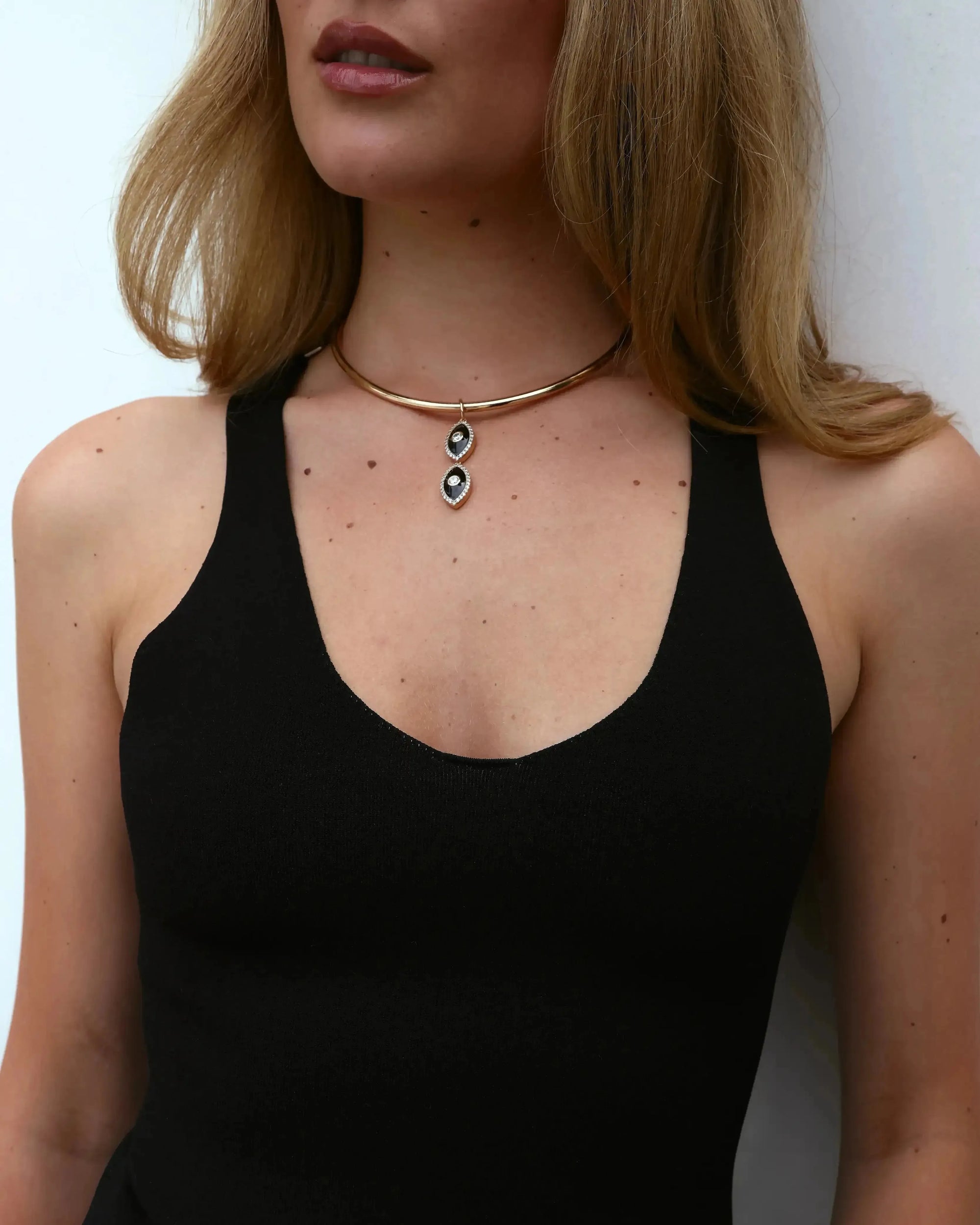 Sculpted Strength: The Mayra Choker Necklace Collection